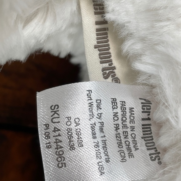 π»ββοΈ πΎ Large 21β Pier 1 Havarr Polar Bear Plush! πΎ π»ββοΈ - Picture 11 of 16